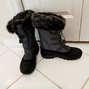 Snow boots. Size 8. High quality Kamik brand. Very comfy and warm.